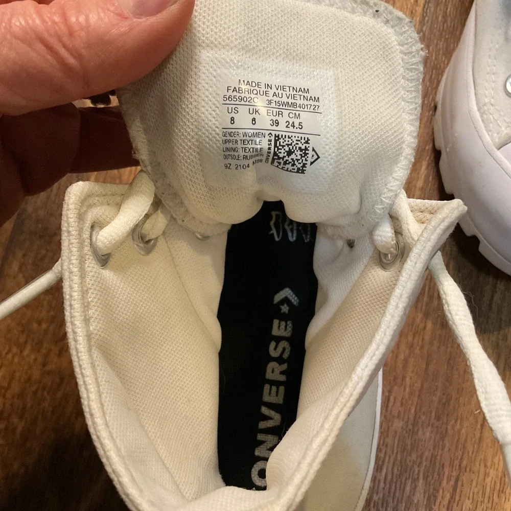 Converse Chuck Taylor All Star Size 8 Lugged Sole All White 565902C Hi Top Shoes